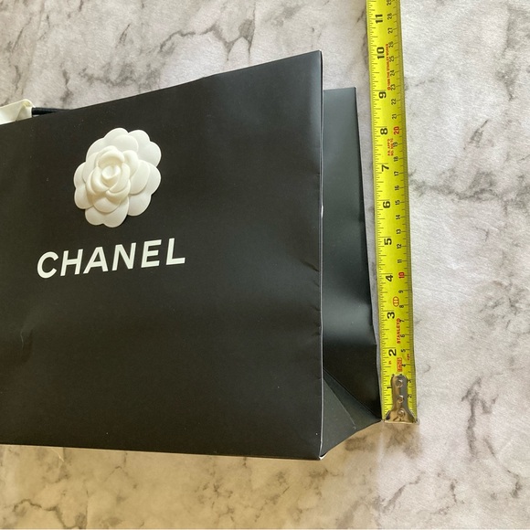 Chanel Black Shopping bag with 1 White Camellia Flower and ribbon! - Picture 3 of 8